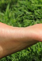 Hairy MILF Delilah pees outside, Delilah (del032) ATK Natural & Hairy: Delilah (Hairy MILF Delilah pees outside)