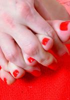 Nicole shows off her feet and tight pink meat, Nicole Clitman (nic096) ATK Galleria: Nicole Clitman (Nicole shows off her feet and tight pink meat)