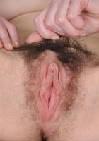 Hairy MILF Veronica spreads her bush, Veronica Snow (ver089) ATK Natural & Hairy: Veronica Snow (Hairy MILF Veronica spreads her bush)